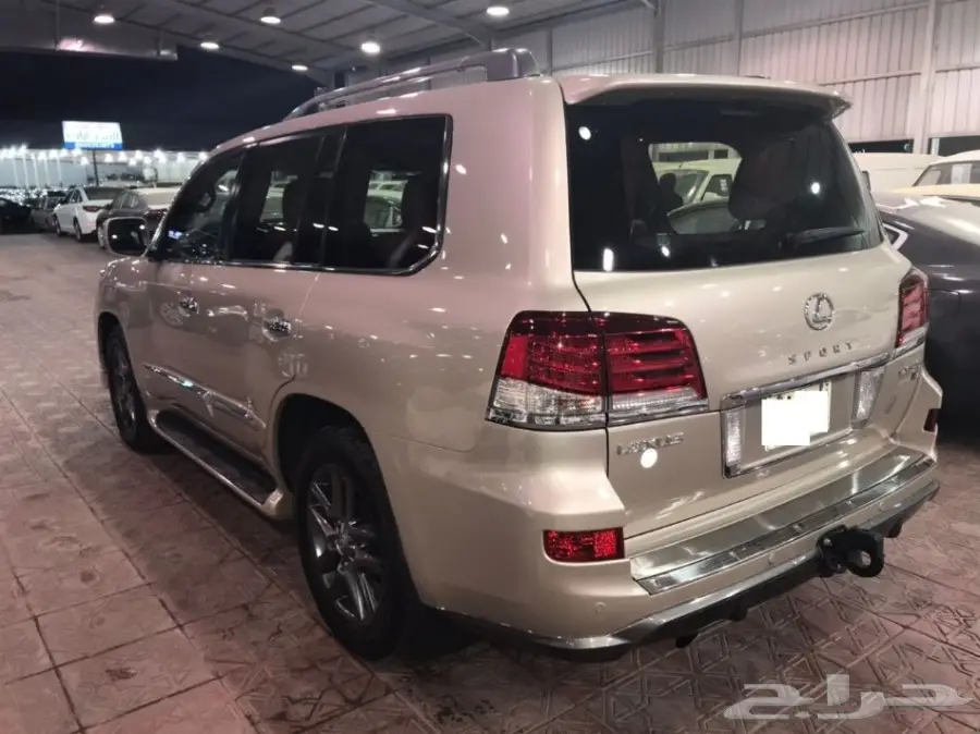 لكزس ال اكس 570 ذهبي 2015 فل كامل - معرض سما2 (image 8)