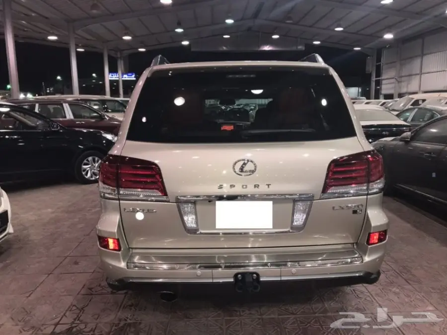 لكزس ال اكس 570 ذهبي 2015 فل كامل - معرض سما2 (image 10)