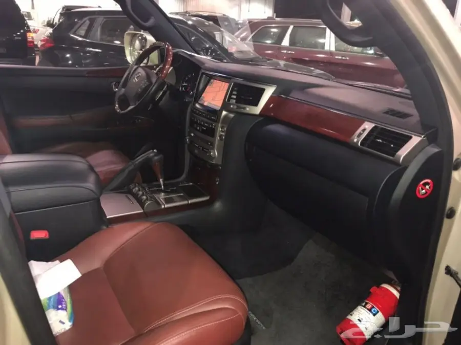 لكزس ال اكس 570 ذهبي 2015 فل كامل - معرض سما2 (image 15)