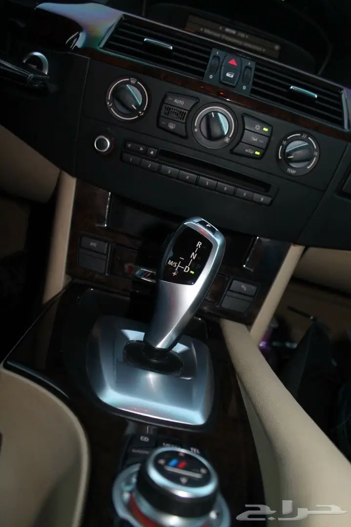 BMW 520I LUXURY - 2010 - حالة ممتازة! (image 6)