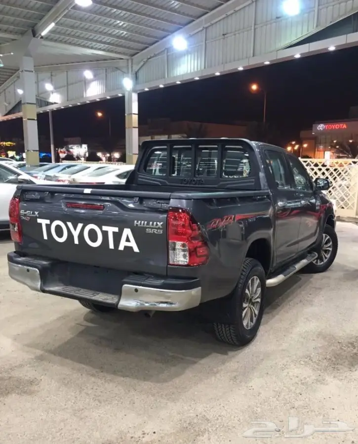 تويوتا هايلوكس ديزل دبل موديل 2017 (image 7)