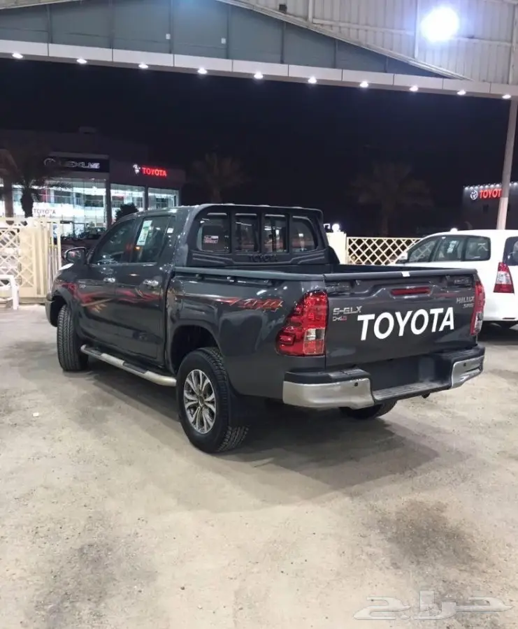 تويوتا هايلوكس ديزل دبل موديل 2017 (image 6)