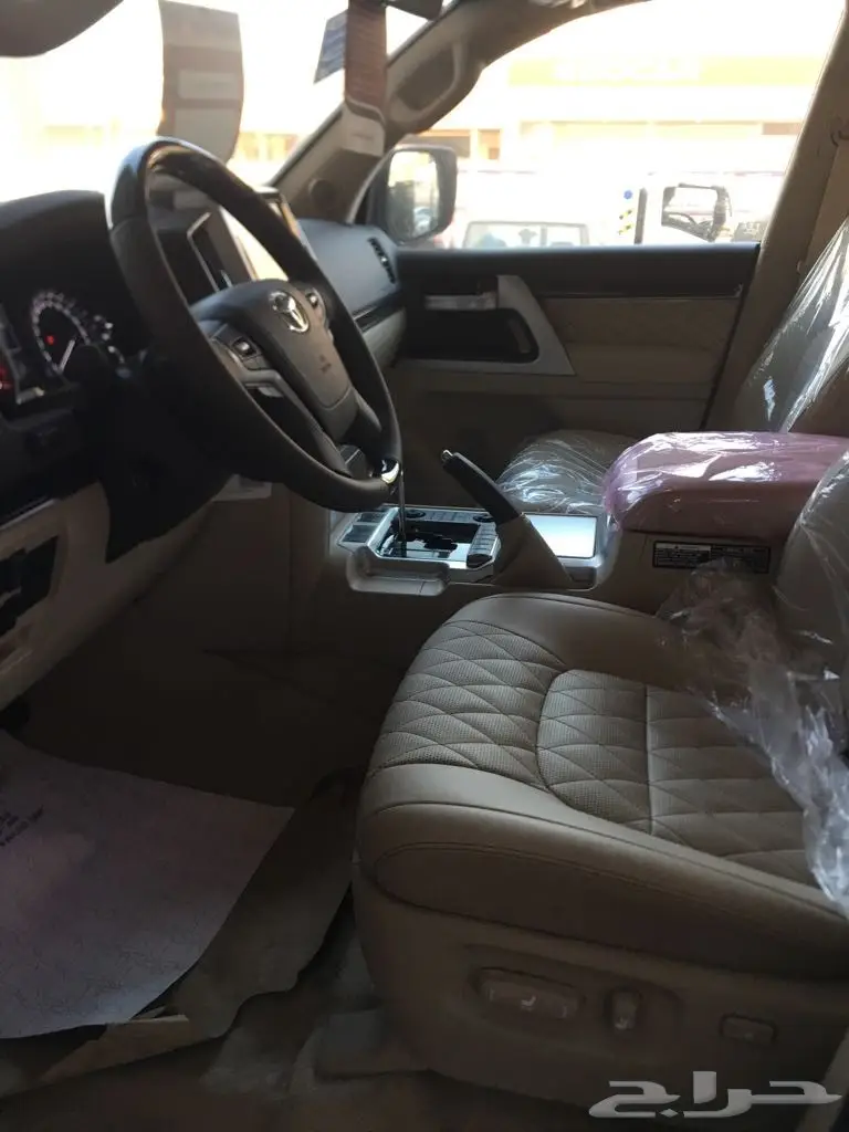 لاند كروزر-VXS -فى اكس اس-2018 - 8 سلندر 5.7 (image 6)