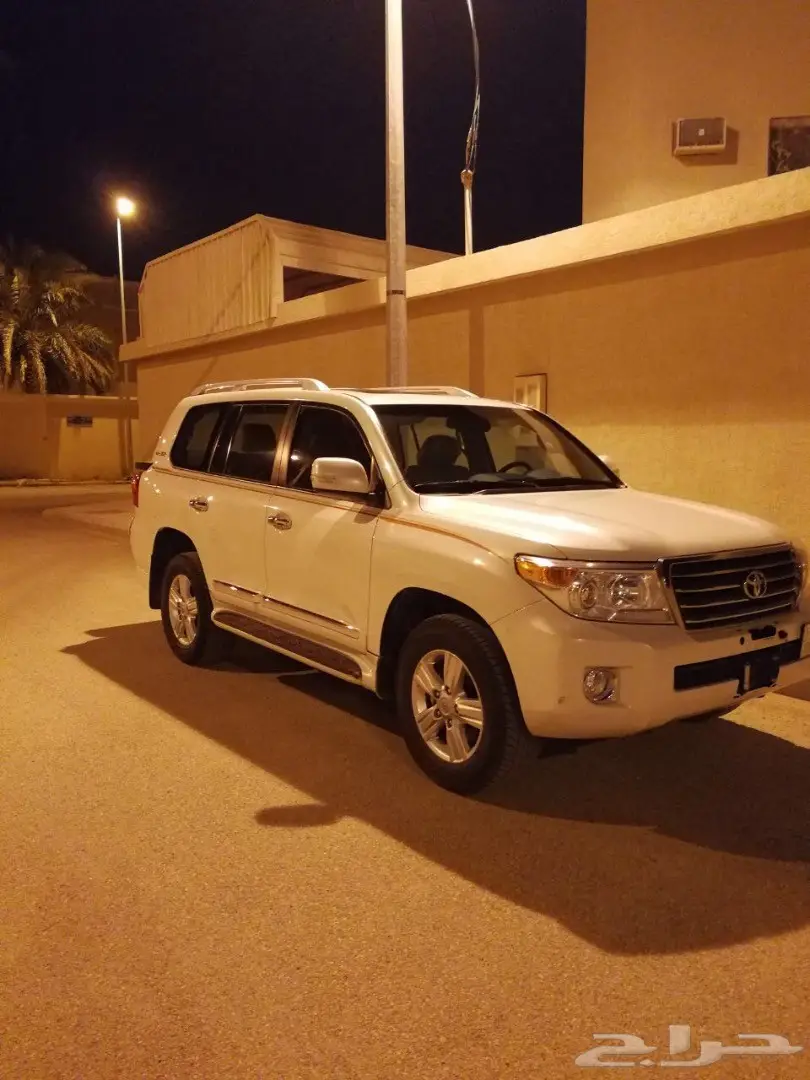 لاندكروزر GXR 2015 فل كامل 