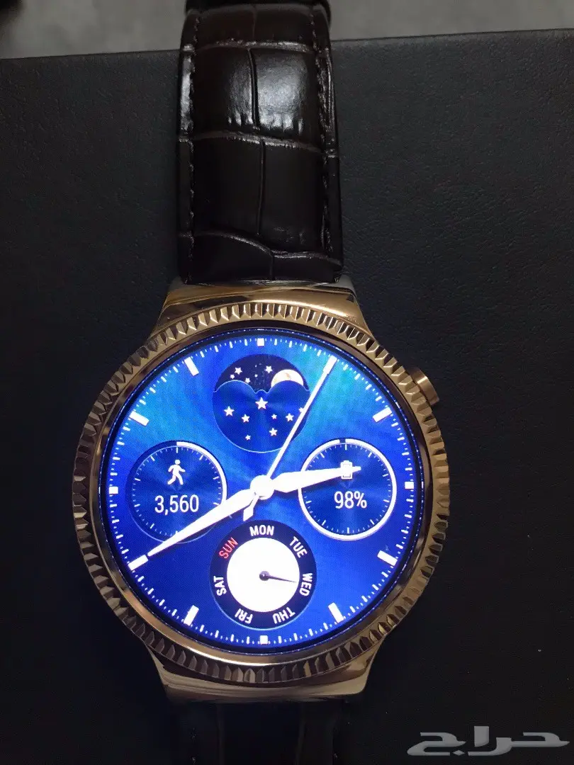ساعة هواوي w1ذهبية اللون اخت الجديد (image 4)
