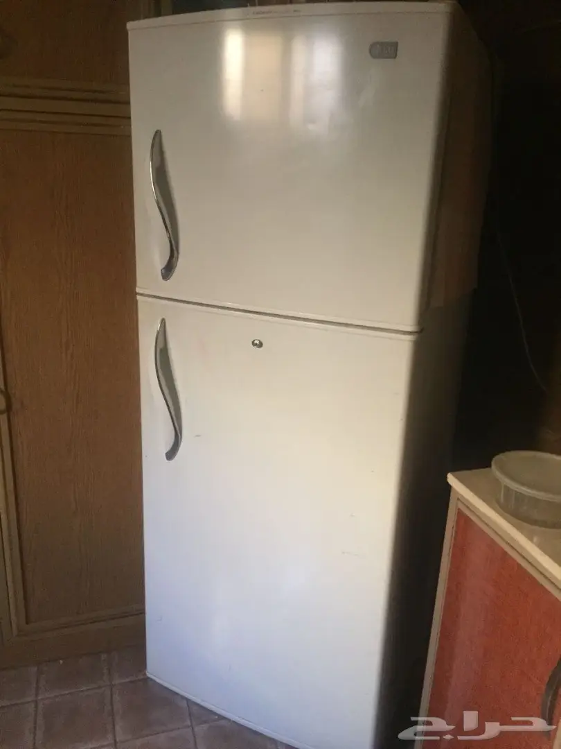 ثلاجة LG 22 قدم مستعمله للبيع .