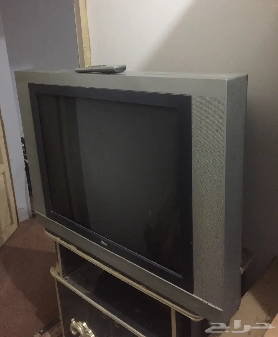 تلفزيون كبير للبيع