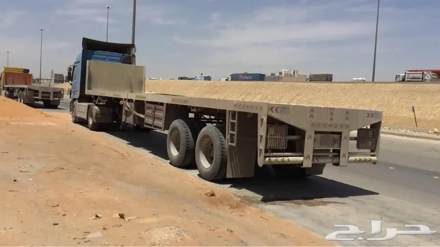  شاحنات للبيع