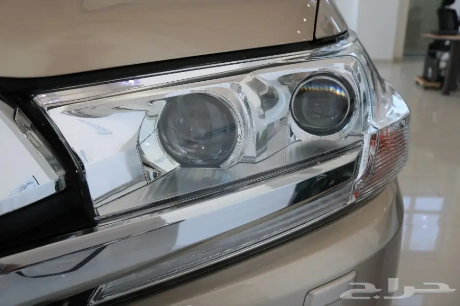 تويوتا لاندكروزر فى اكس ار 1 موديل 2018 (image 2)