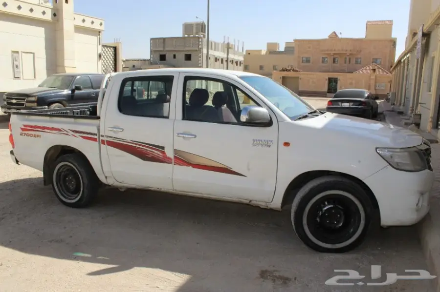 للبيع سيارة هايلكس موديل 2012  غمارتين (image 3)