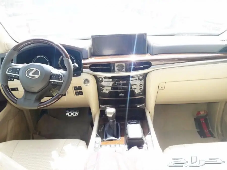 للبيع لكزس 2018بريمي ابيض داخل بيج  (image 2)