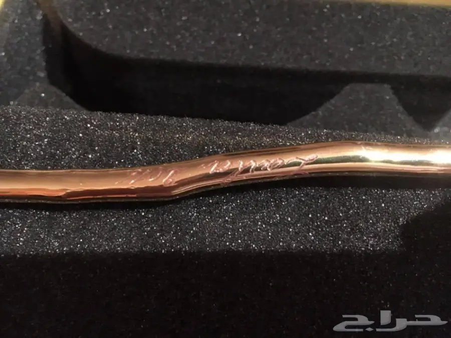 عرض للورد الذهب الملون احفر عبارتك وميز هديتك (image 14)