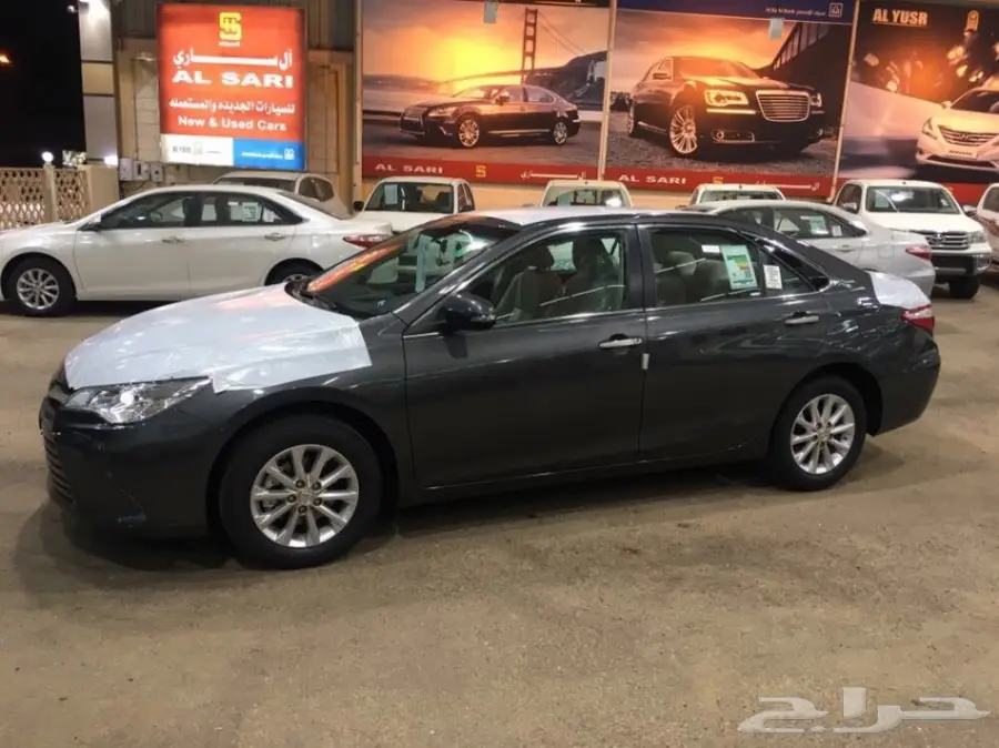 تويوتا كامري ليميتدد موديل 2017 ملون (image 2)