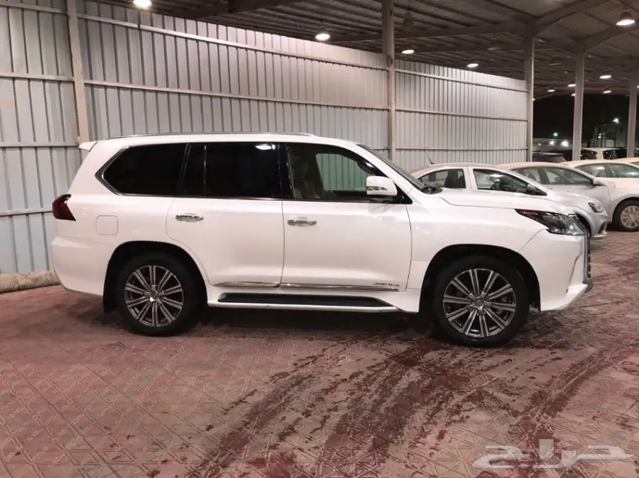 لكزس ال اكس 570 ابيض 2016 شركة سما للسيارات (image 8)