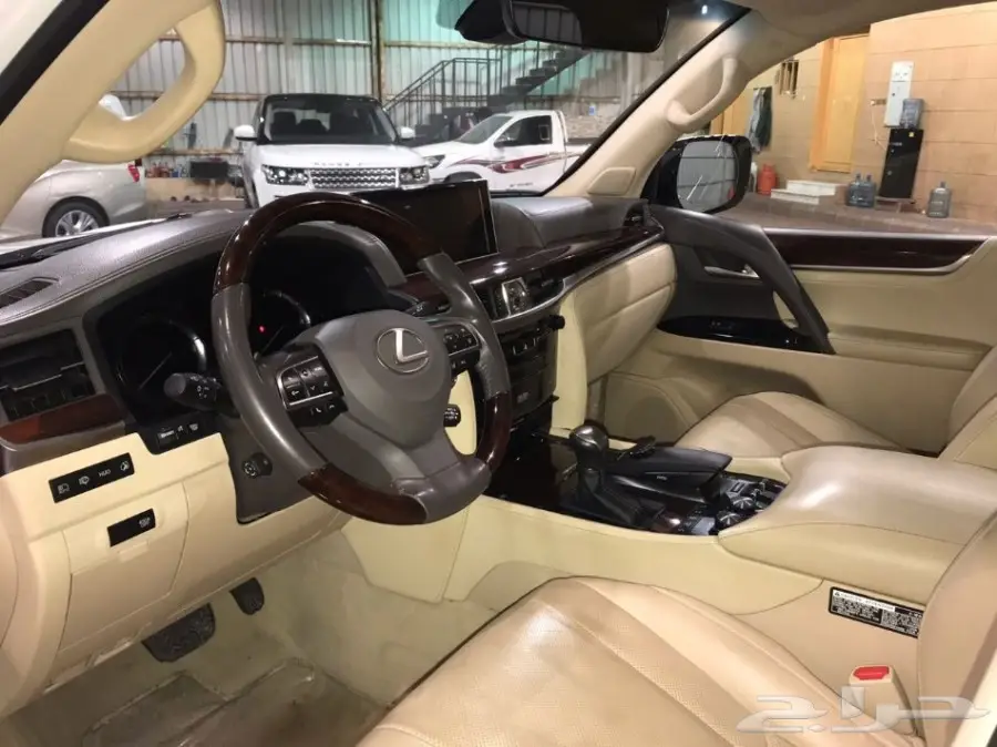  لكزس ال اكس 570 ابيض 2016 - معرض سما 2 (image 11)