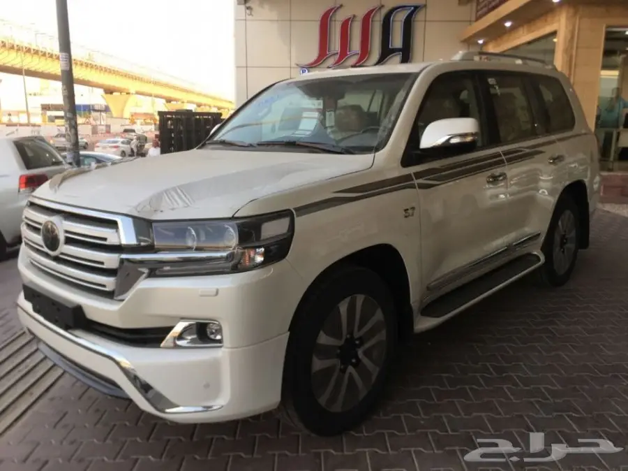 لاند كروزر-VXS -فى اكس اس-2018 - 8 سلندر 5.7