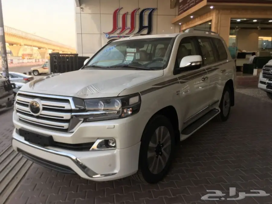 لاند كروزر-VXS -فى اكس اس-2018 - 8 سلندر 5.7 (image 1)