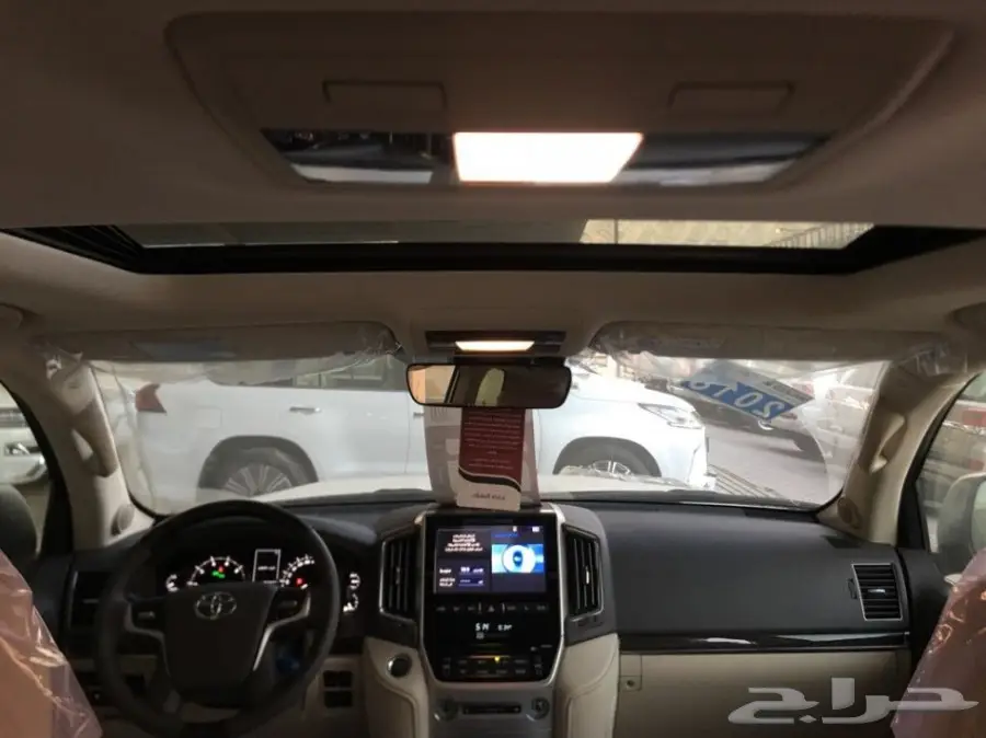 لاند كروزر-VXS -فى اكس اس-2018 - 8 سلندر 5.7 (image 10)