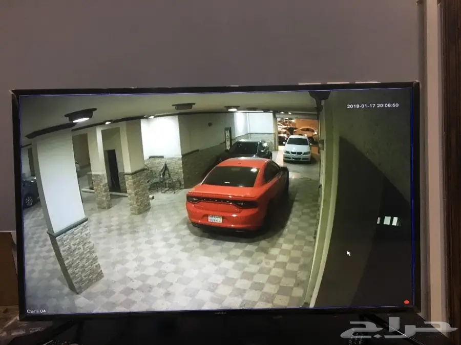 راقب وشاهد بالجوال محلك وبيتك وانت بالخارج 