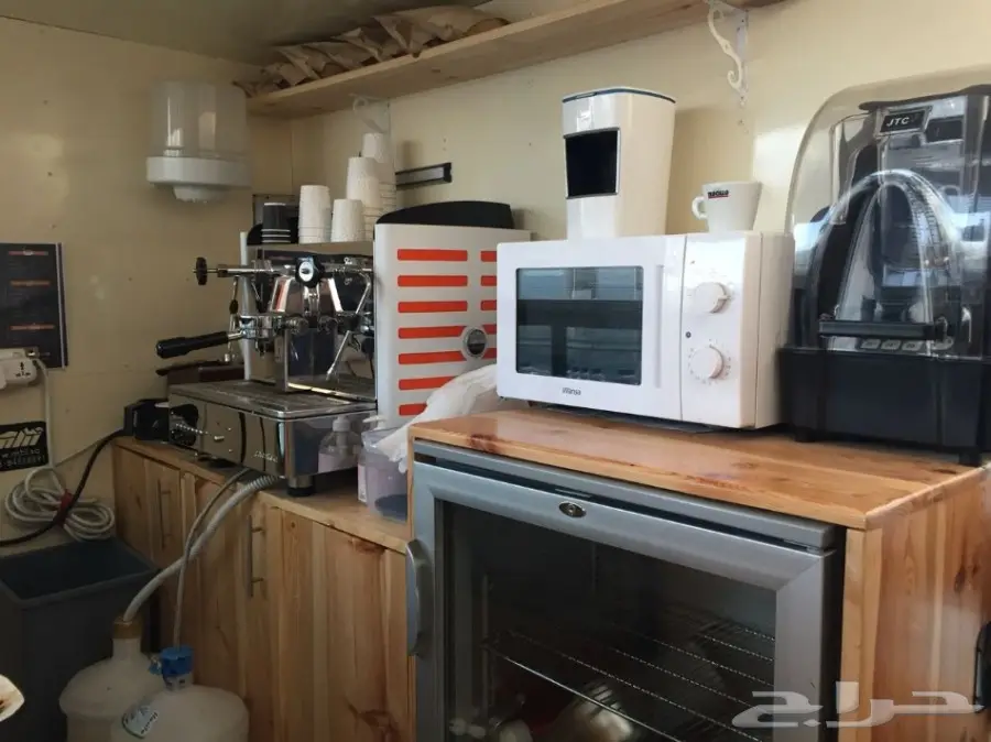 عربة قهوة-كوفي تراك-COFFEE TRUCKمجهزة بالكامل (image 2)