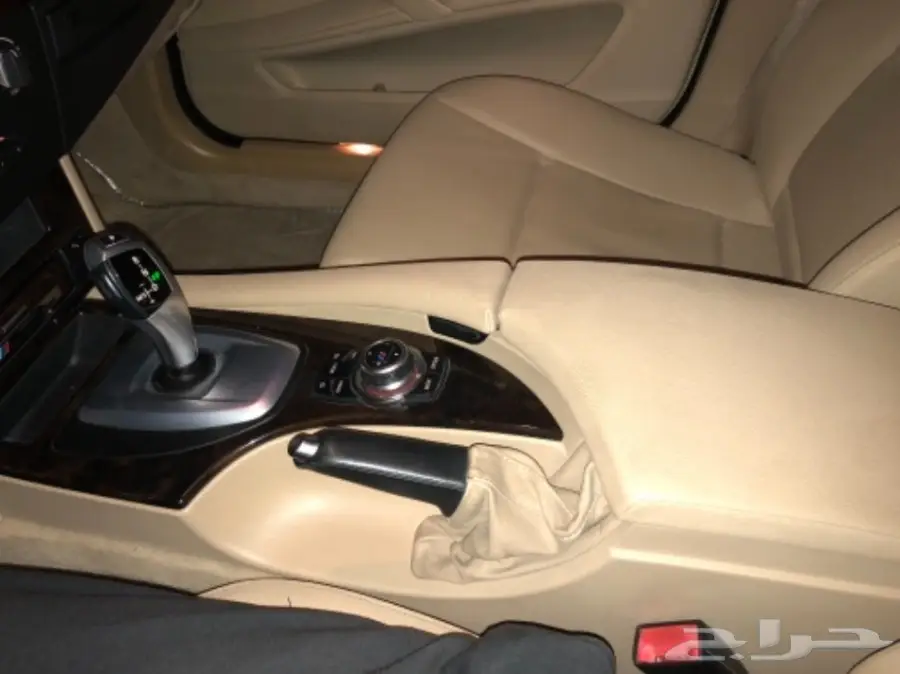 BMW 520I LUXURY - 2010 - حالة ممتازة! (image 16)