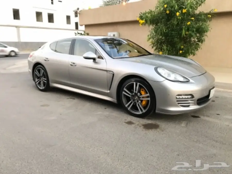 بورش بانوميرا4S موديل 2011 (image 14)