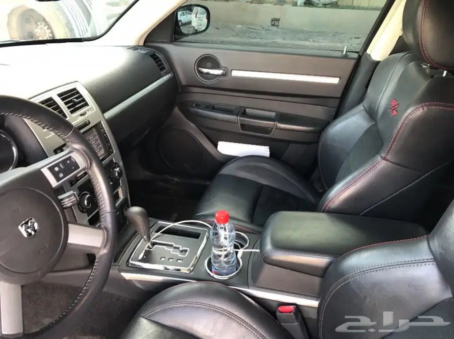 للبيع دوج تشارجر 8 سلندر هيمي موديل 2010 (image 6)