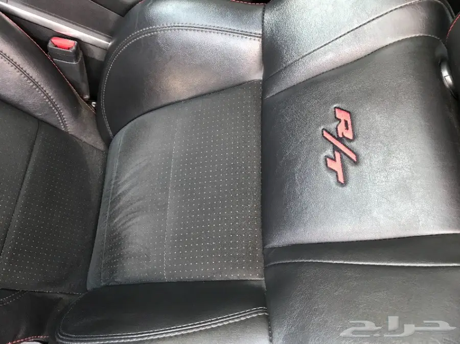 للبيع دوج تشارجر 8 سلندر هيمي موديل 2010 (image 9)