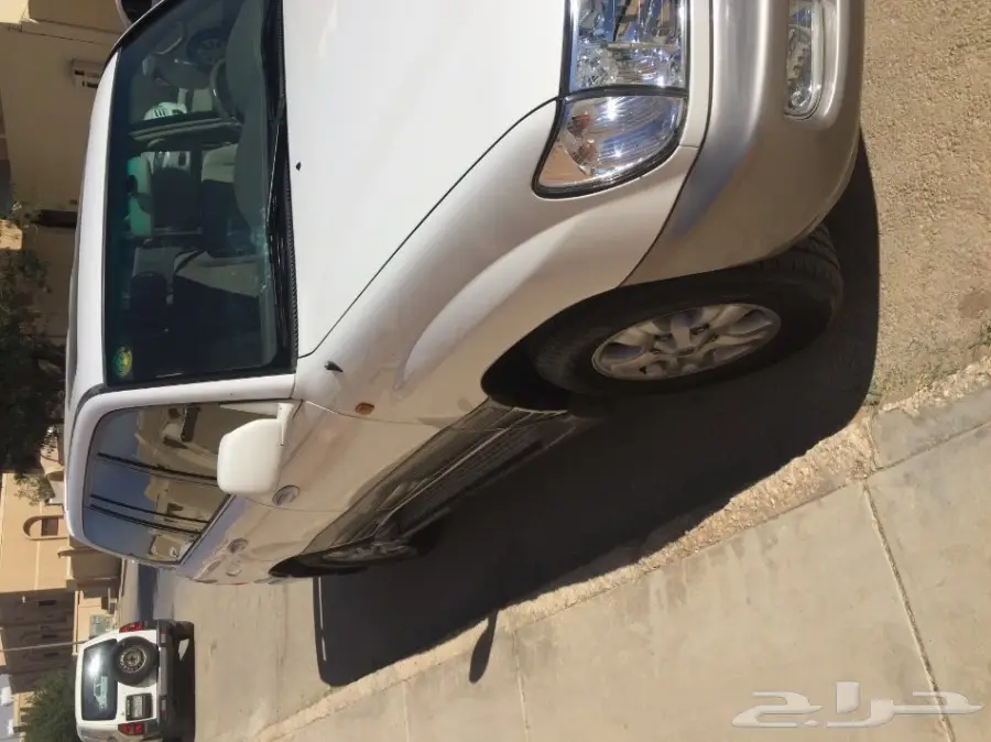 للبيع جكسار 2003 اللون ابيض ماشي 213 الف (image 1)