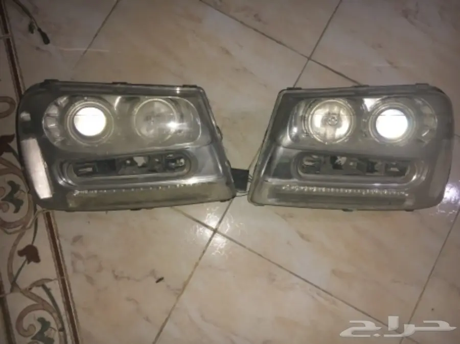 شمعات أماميه ترل  بليزر بحاله ممتازة  (image 1)