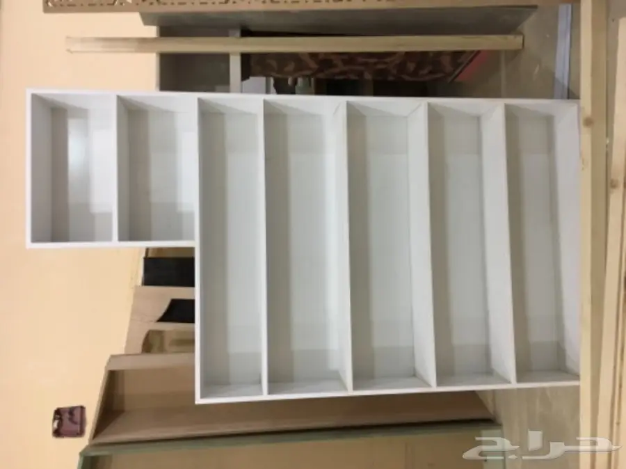 دولاب أبيض جديد – سبع رفوف!