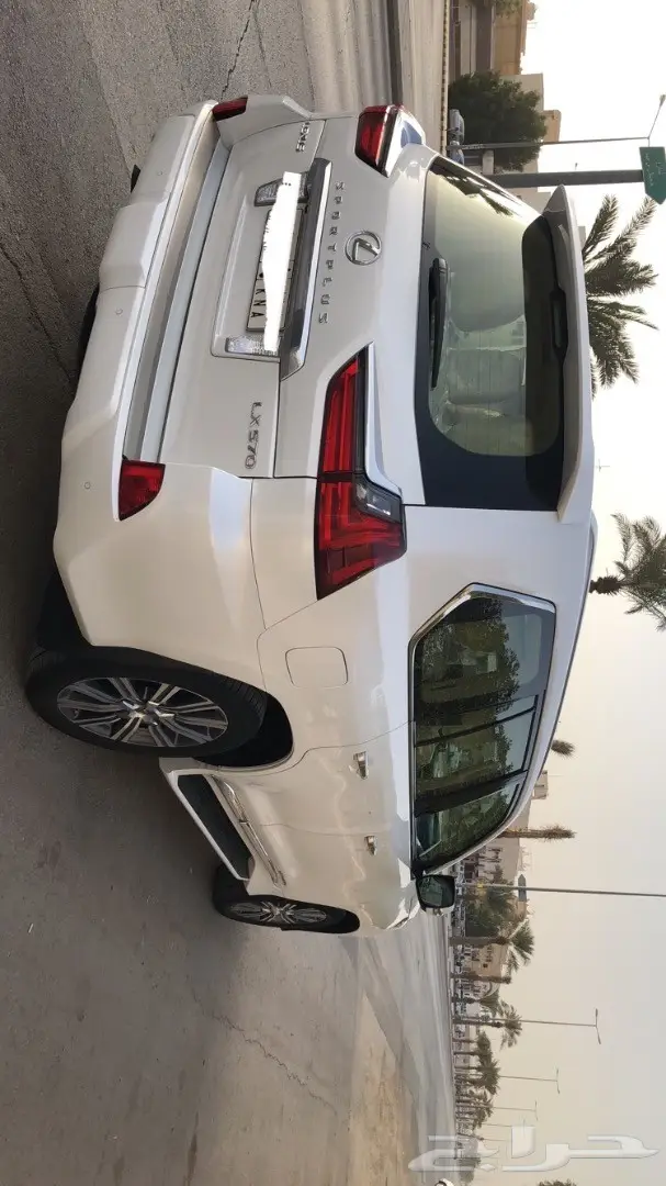 لكزس LX 2016  سعودي  نظيف (image 8)