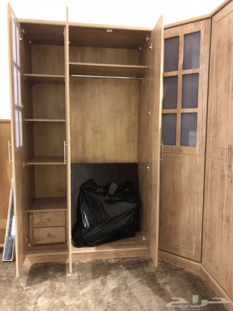 دولاب للبيع له تقريبا اسبوعين ثلاث  .. 