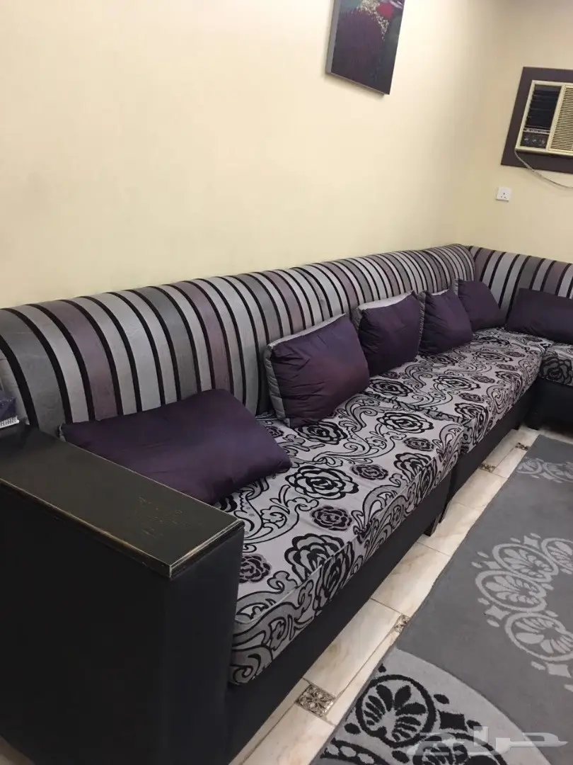 اثاث كنب وطاولة طعام للبيع مستعجل (image 3)