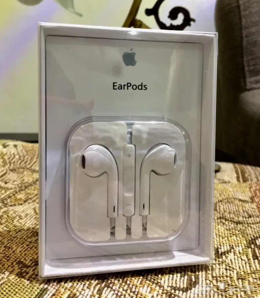 سماعات AirPod و ايفون 6 مستوردة