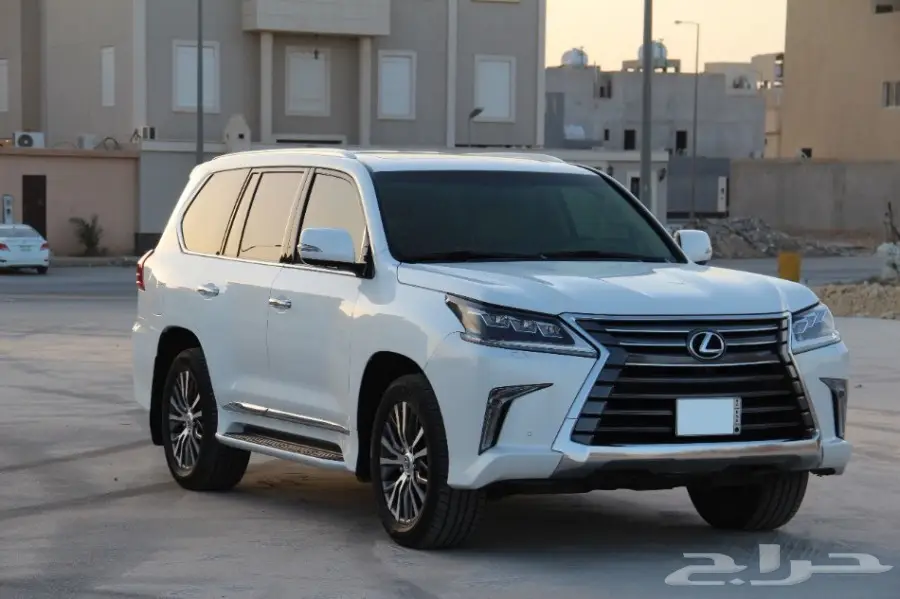 للبيع جيب لكزس نظيف (image 3)