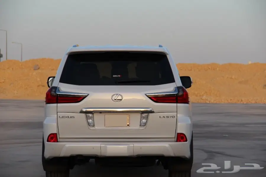 للبيع جيب لكزس نظيف (image 6)