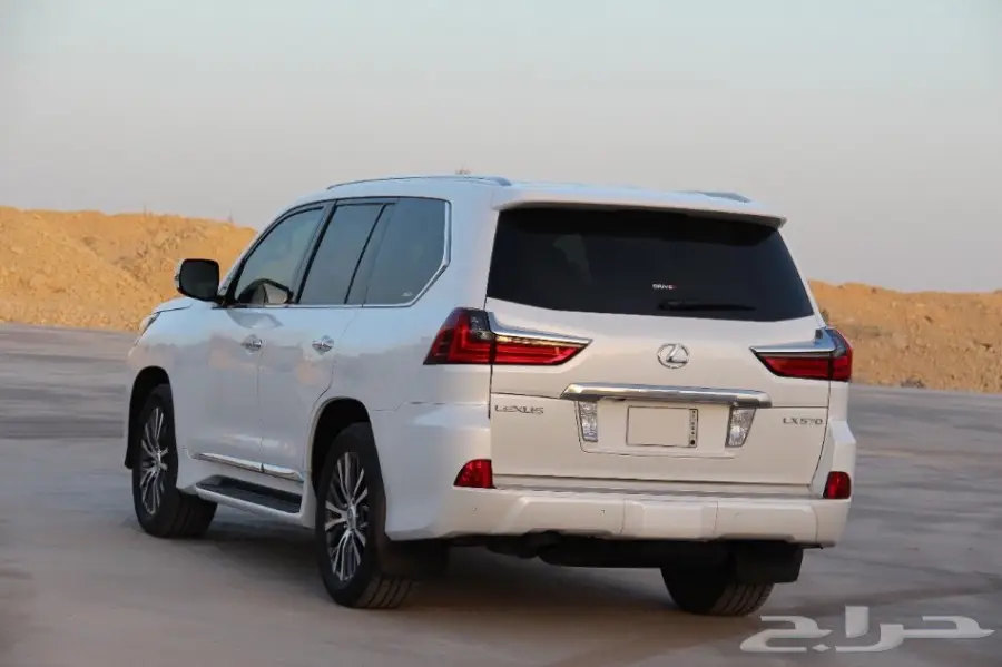 للبيع جيب لكزس نظيف (image 9)