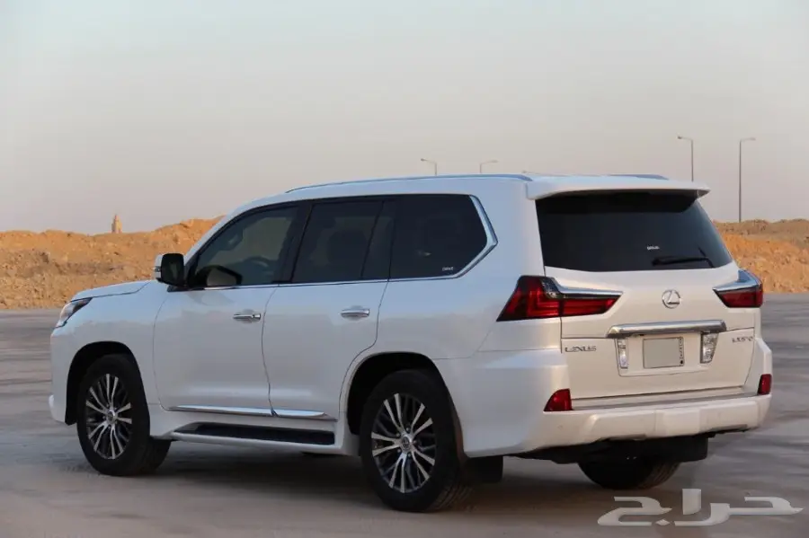 للبيع جيب لكزس نظيف (image 10)