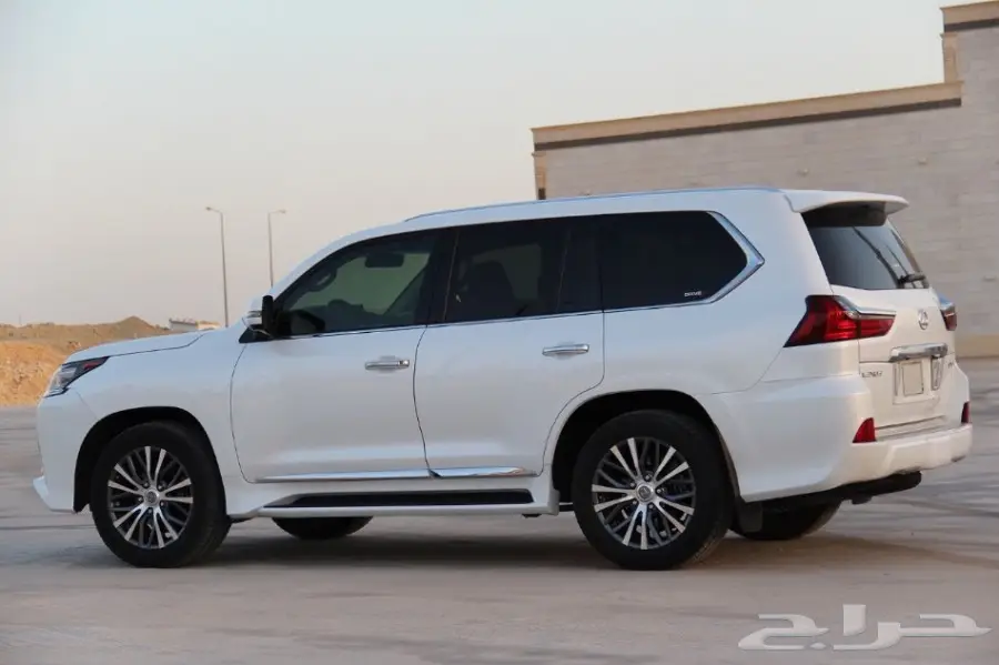 للبيع جيب لكزس نظيف (image 12)