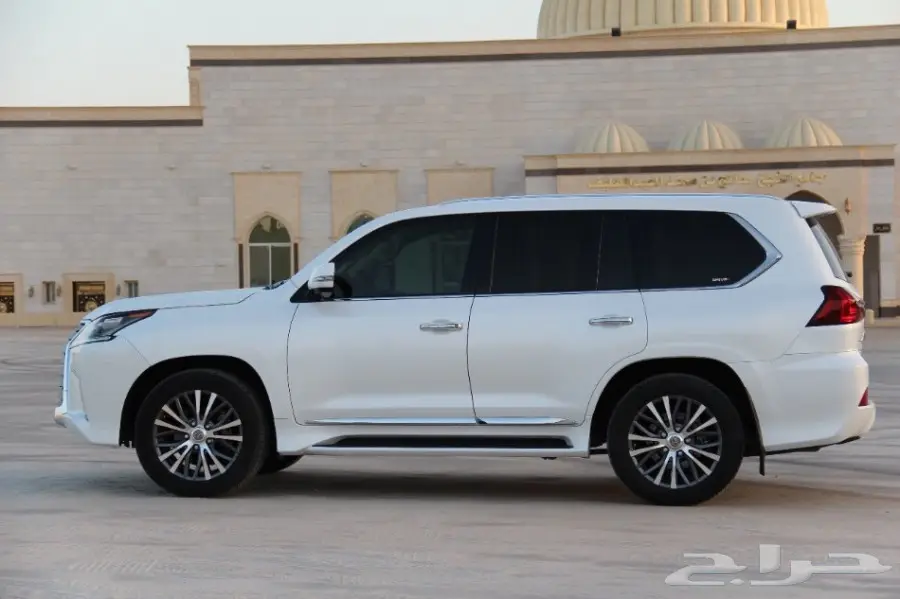 للبيع جيب لكزس نظيف (image 13)