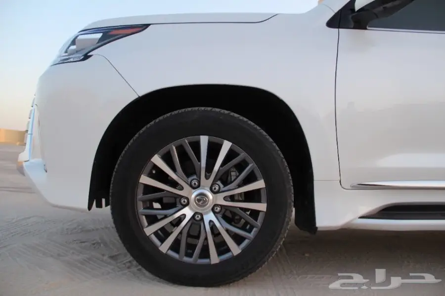 للبيع جيب لكزس نظيف (image 14)