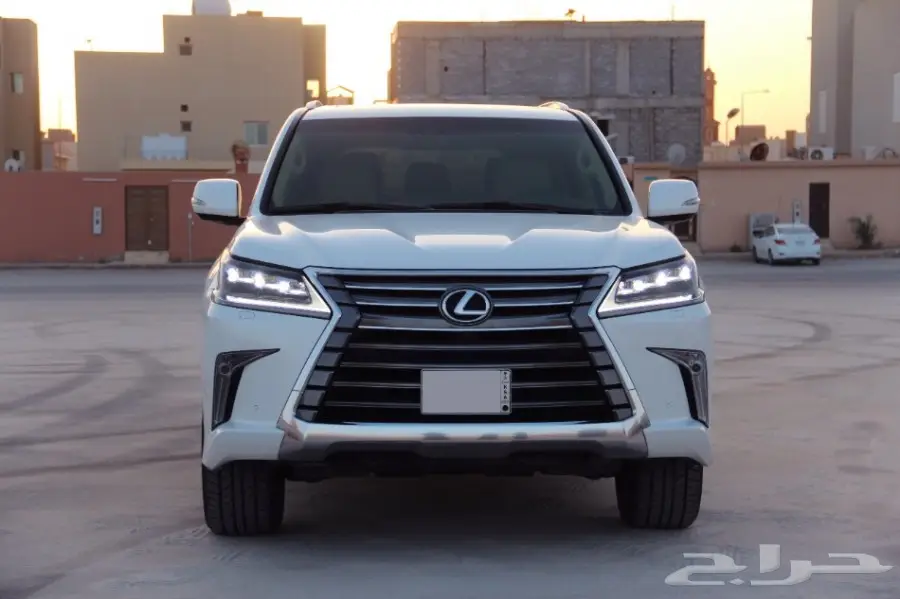 للبيع جيب لكزس نظيف (image 17)