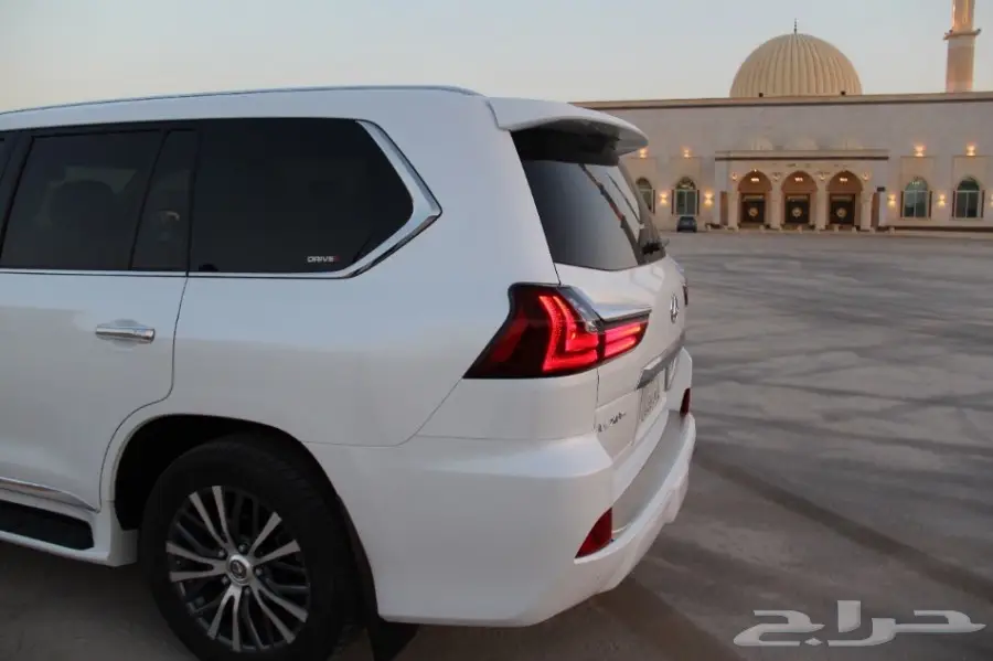 للبيع جيب لكزس نظيف (image 36)