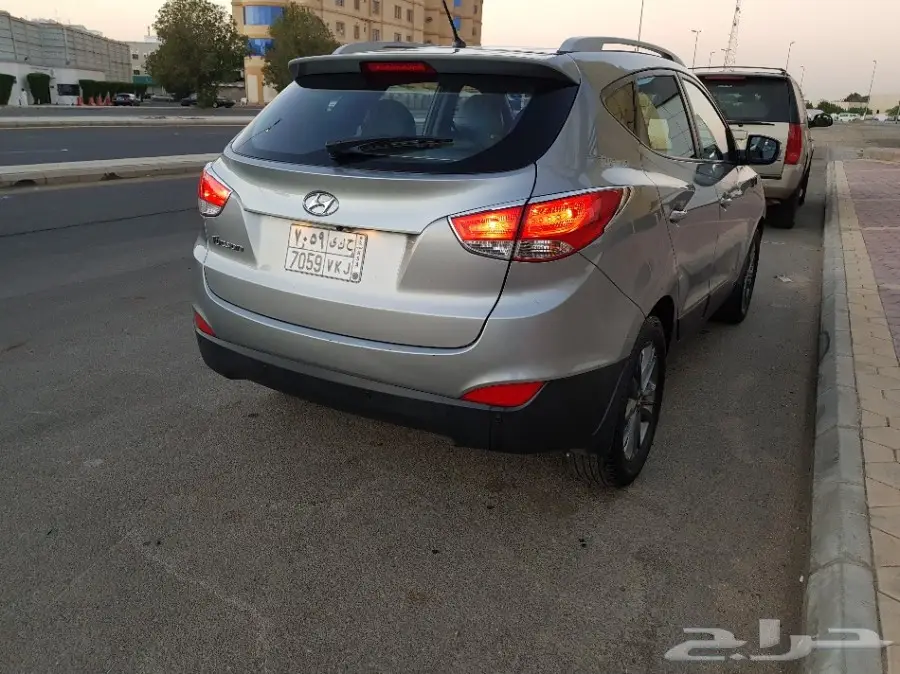للبيع هونداي تسكان 2015 استاندر بودي وكالة (image 6)