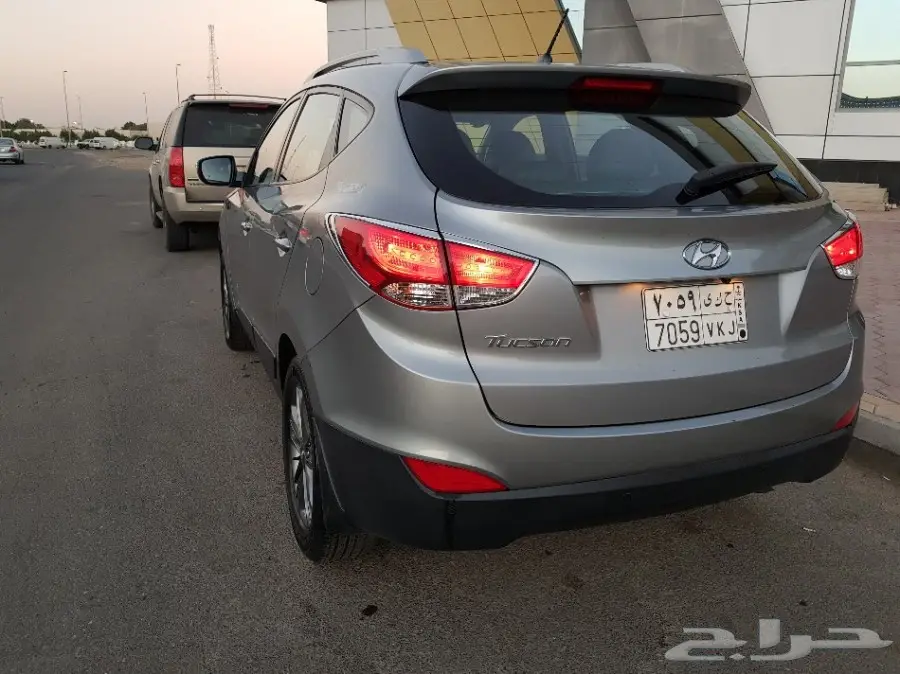 للبيع هونداي تسكان 2015 استاندر بودي وكالة (image 7)