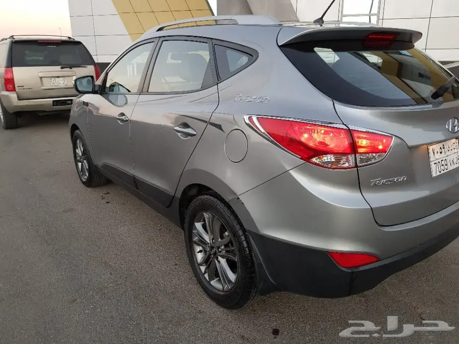 للبيع هونداي تسكان 2015 استاندر بودي وكالة (image 8)
