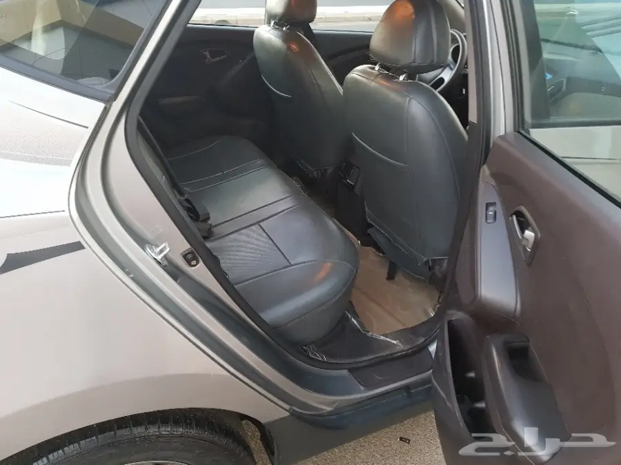 للبيع هونداي تسكان 2015 استاندر بودي وكالة (image 10)