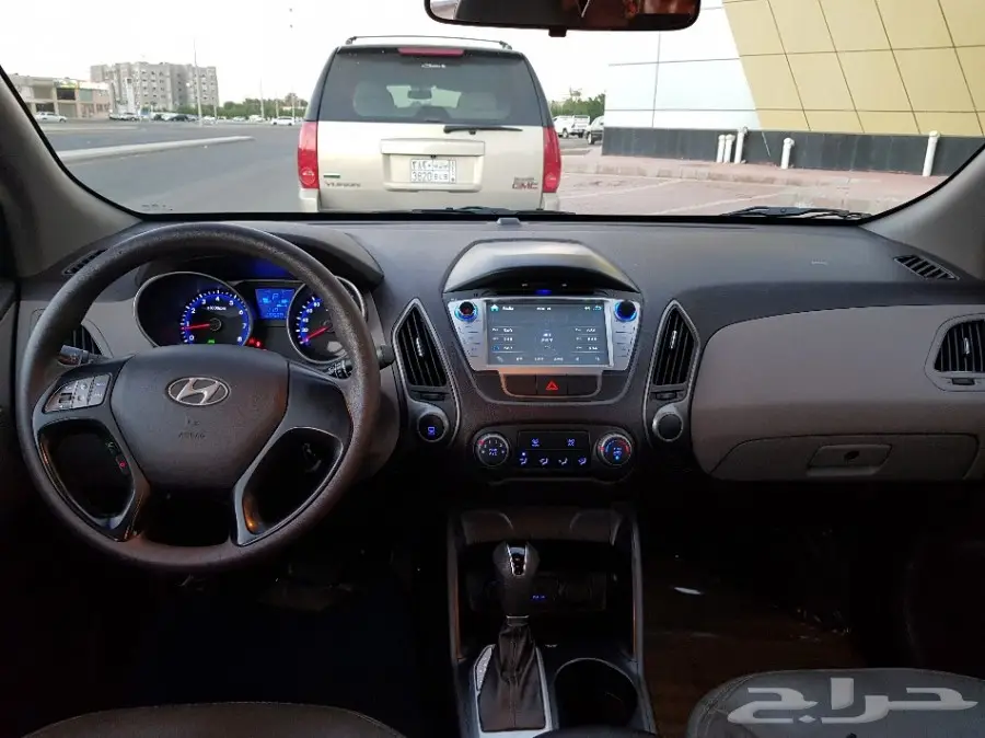 للبيع هونداي تسكان 2015 استاندر بودي وكالة (image 13)