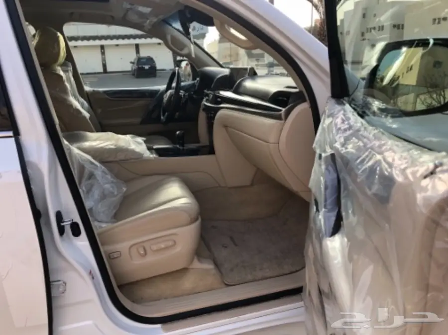 لكزس LX 2016  سعودي  نظيف (image 14)